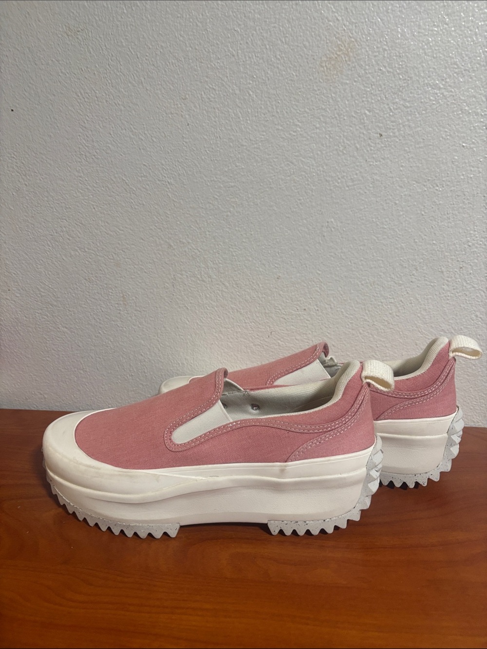Converse Run Star Women's Pink Slip-On Platform Sneakers size 9.5 New